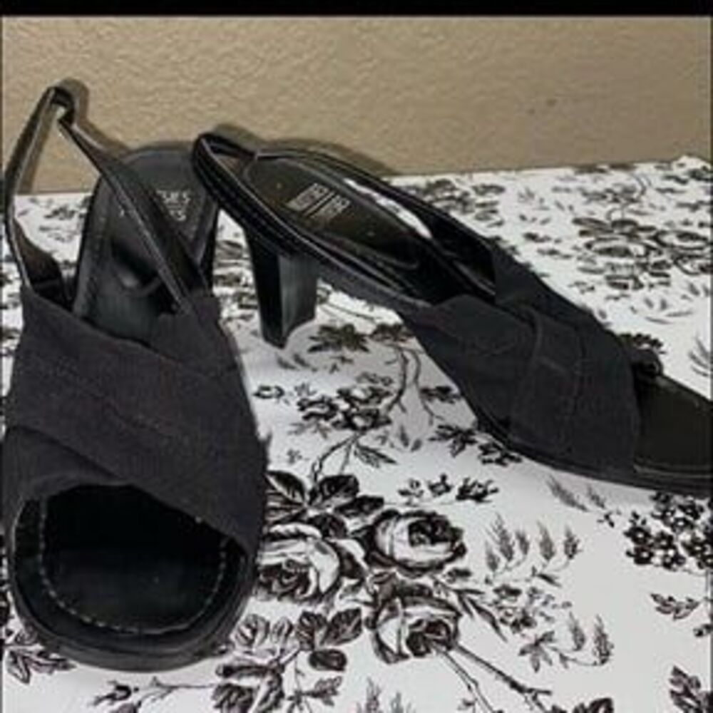 Mootsies Tootsies 7.5M Black Crisscross Slingback Heels leather sole